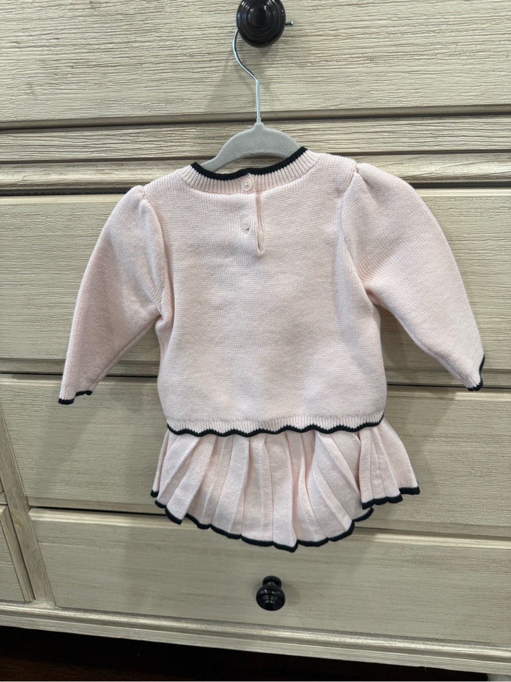 GAP Pink Knit Sweater and Pleated Skort Set with Black Bow - Picture 3 of 4